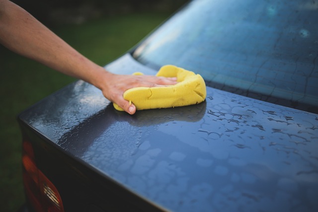 Czy myjnia samochodowa niszczy lakier?